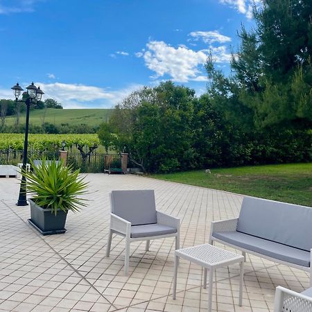 Vigneto - Italian Restaurant & B&B Villa Rosa Di Martinsicuro 외부 사진